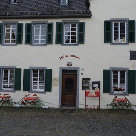 Stiftsherrenhaus Münstermaifeld Exteriér fotografie