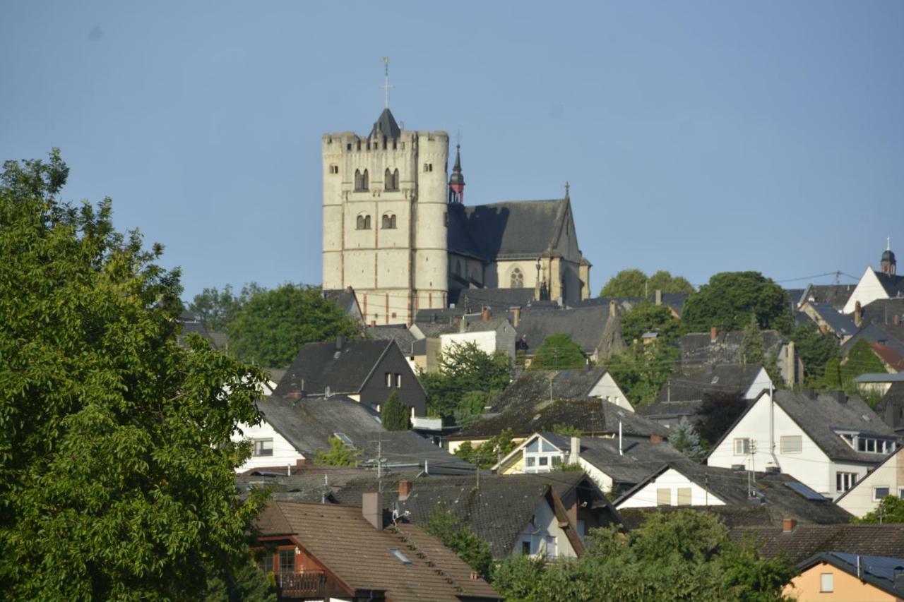Stiftsherrenhaus Münstermaifeld Exteriér fotografie
