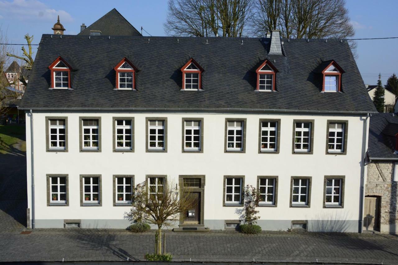Stiftsherrenhaus Münstermaifeld Exteriér fotografie